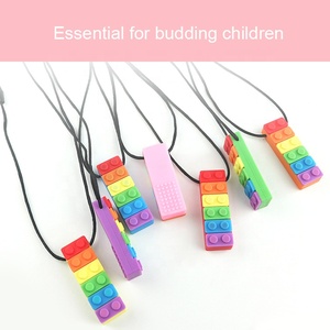 Collier à mâcher sensoriel autistique Jouet souple en silicone pour bébé Jouet personnalisé en silicone de qualité alimentaire sans BPA Personnaliser le logo Unisexe SY 23g