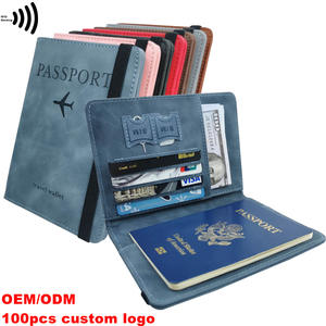 Accessori da Viaggio da Donna all'Ingrosso Porta Passaporto in Pelle con Custodia per Carte di Credito Portafoglio Minimalista con Blocco RFID - Product Image 1