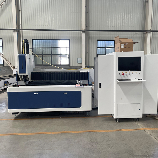 2026 HOT Selling 6000W 4015 Exchange Platforms Fiber Laser Cutting Machine FSCUT 4000E BLT310 Laser Cutting Head Bochu
