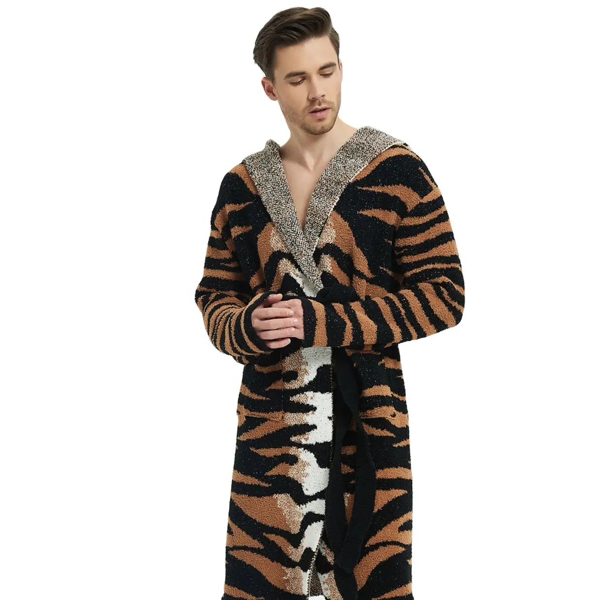 Super Soft Home Suit Sleepwear Wholesale New Style Tiger Pattern Microfiber Men Pajamas European Customized Designs 1 Piece 1.3