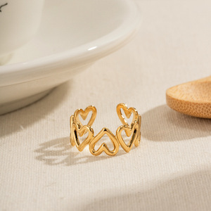 Anillo de moda con forma de corazón, diseño hueco de color dorado, joyería unisex, regalo del día de San Valentín - Product Image 2