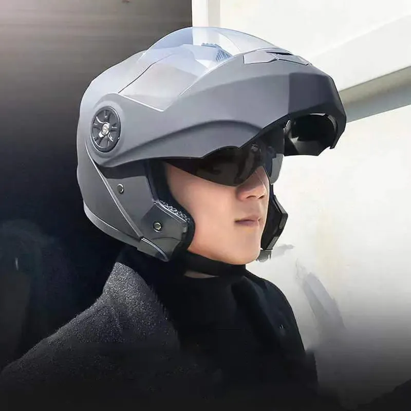 Full Face Electric Moto Bike LED Light Flip-up Helmets Men Women Motorcycle Helmet With Rear Light