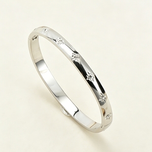Bracciale a Stella in Acciaio al Titanio per Donne, Placcato Oro 18K con Zirconi, Impilabile, Impermeabile, Gioiello Quotidiano, Regalo - Product Image 3