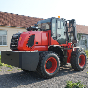 Chariot élévateur tout-terrain compact 5T avec pneus pleins 4x4, certifié CE EPA 5, pour un excellent service - Product Image 4
