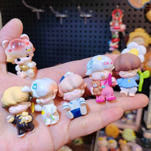 Muñecas de PVC personalizables Dimoo Dreamland Beyond Cute DIY - Agujeros perforados para llaveros y correas de teléfono, juguetes de maternidad de moda - Product Image 2