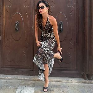 Robe longue sirène ajustée pour femme, imprimé léopard, col halter, à nouer devant, décolleté plongeant en V, sexy, pour soirée formelle - Product Image 4