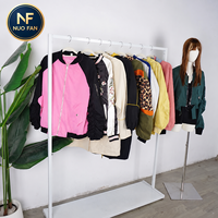 Jaket Fashion Wanita Bekas - Sedikit Terpakai Berbagai Model Paket Campuran Model WD088 Semua Ukuran Penjualan Lintas Batas Hong Kong