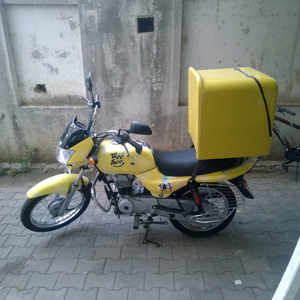 2023 Exportador indio Mejor precio Caja trasera de motocicleta para llevar botellas de leche para entrega de alimentos - Product Image 1