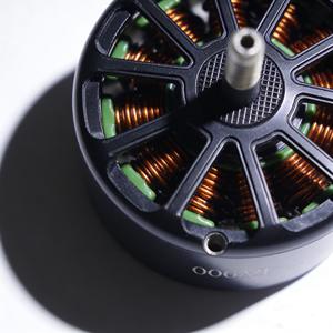Motor sin Escobillas Impermeable de Vanguardia 3115 900KV para Drones de Carreras FPV con Cámara y Control Remoto de 9 a 11 Pulgadas - Product Image 4