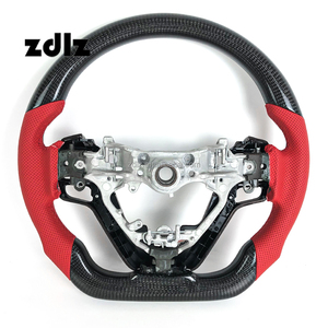 Volant personnalisé en cuir perforé rouge et fibre de carbone pour Toyota Highlander - Product Image 5