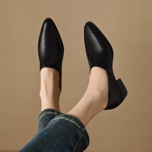 2024 Outono Coleção Confortável Pequeno Couro Slip-On Sapatos Altura Crescente Versátil Profissional Commuter Raízes - Product Image 2