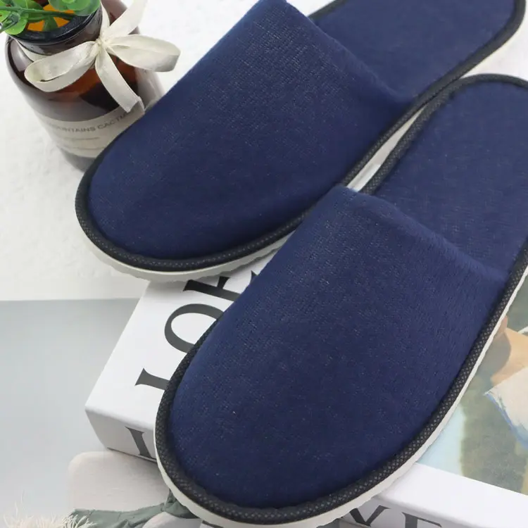 Jiaxing sandal ruang tamu Hotel kustom bordir Logo beludru poliester biru tua sandal Hotel