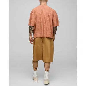 T-shirt à manches courtes orange de qualité supérieure pour hommes, coupe ample avec texture subtile, vente en gros de streetwear en vrac et OEM - Product Image 3