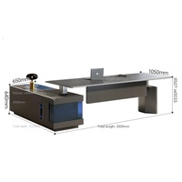 Le bureau debout moderne à hauteur réglable est ergonomique et réglable électriquement.