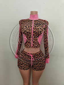 Completi da donna 2026: Set pantaloncini e maglietta in cotone di alta qualità con stampa leopardata/ghepard, personalizzabile con LOGO - Product Image 2