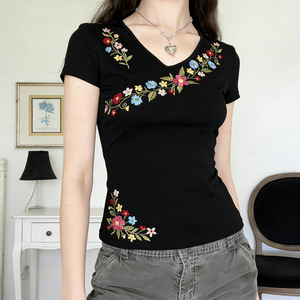 T-shirt a maniche corte ricamata colorata in stile etnico, nuova collezione estiva, top da donna slim che valorizza la <span class=keywords><strong>spalla</strong></span> - Product Image 3