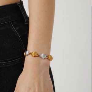 Nouveau Bracelet Ouvert Femme Tendance 2026 en Acier Inoxydable Plaqué Or 18K, Motif Coquillage Étoile de Mer, Étanche et Inaltérable, Bijou de <span class=keywords><strong>Plage</strong></span> - Product Image 5