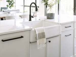 Armoires de cuisine modernes de luxe de style shaker français, îlot en pierre de marbre, crédence murale, garantie 5 ans, charnières en bois - Product Image 3