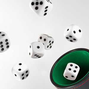 Gobelets à dés en cuir de haute qualité, forme ronde, avec logo personnalisé imprimé, grande capacité, pour divertissement, en vente - Product Image 2