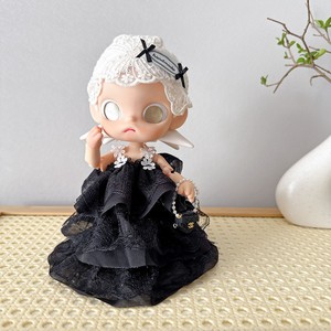 Robe en dentelle blanche avec bandeau fleuri pour poupée de 20cm, tenue de mode de style occidental pour jouet de dessin animé - Product Image 6