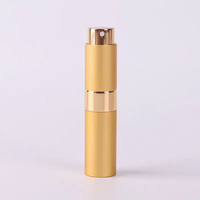 Diffuseur de parfum en verre transparent en forme d'atomiseur, logo personnalisé, usage domestique, capacité personnalisable 8ml 10ml, bouchon en caoutchouc.