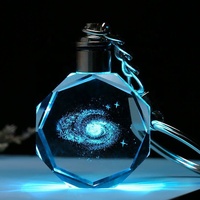 Recuerdo de Graduación Personalizado, Regalo de Fiesta, Artesanía de Cristal Grabado, Llavero de Cristal con Luz LED