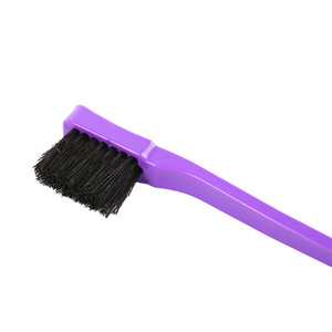 Ensemble d'outils de coiffure Playboy, peigne en plastique avec brosse et peigne à queue pour usage en salon - Product Image 5