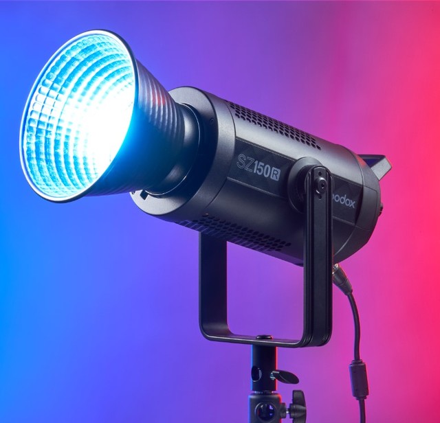 Godox SZ150R RGB Bi-color Zoomable LED Video Light 150W COB Continuous Studio Lighting with Switch Control Plastic Material