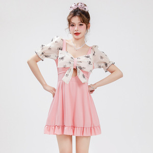 ชุดเดรสลายดอกไม้สีชมพูสำหรับผู้หญิงของบายาพร้อมดีเทลโบว์ คอเสื้อแบบหวานๆ ชุดลำลองสำหรับฤดูร้อนสำหรับการเฉลิมฉลองวันหยุด - Product Image 2
