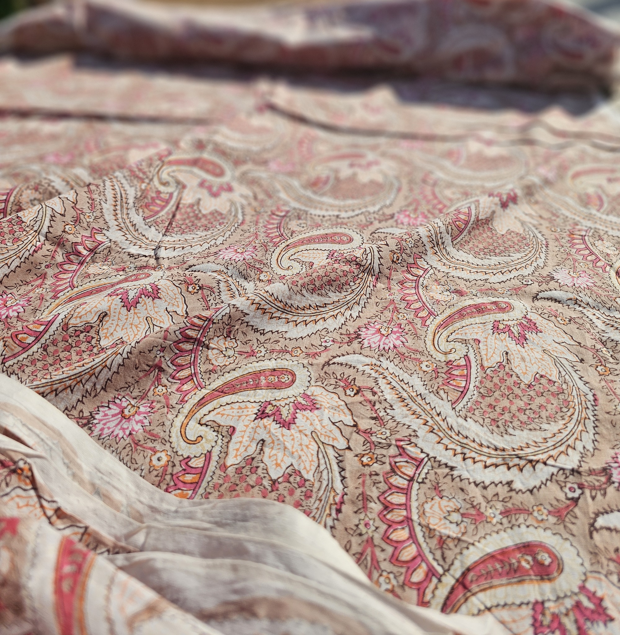 Top Quality Wholesale Indian Handmade Cotton Fabric Jaipur Sanganeri Block Printed Raw Material for Women Dressing
