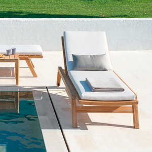 เก้าอี้อาบแดดไม้สัก ดีไซน์หรูหรา สำหรับกลางแจ้ง ชายหาด  พร้อมเบาะโฟมแห้งเร็ว สำหรับสระว่ายน้ำ - Product Image 4