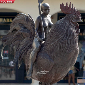 YOUFINE Grande Statua in Bronzo di Donna che Cavalca un Gallo, Scultura Fantastica Surreale per Piazze Cittadine e Decorazioni per Parchi all'Aperto - Product Image 6