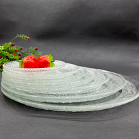 Chique oplaadbare borden met aangepast logo, glazen serveerschaal, bruiloftservies, Phoenix-staartpatroon, restaurantborden