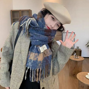 Écharpe tricotée à carreaux d'hiver pour femmes et hommes – Cache-cou imprimé à franges, style coréen, décontracté, unisexe, pour couple - Product Image 1