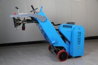 Les fraiseuses automotrices sont utilisées pour enlever les anciennes lignes de marquage thermofusible et éliminer les traces.