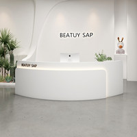 Comptoir d'accueil en forme d'arc pour studio de yoga, magasin de vêtements, salon de beauté - Design minimaliste moderne, finition cuite, matériau MDF