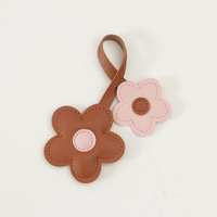 Porte-clés élégant à double couche avec pendentif floral en forme de fleur en cuir PU, joli breloque de sac pour cadeaux