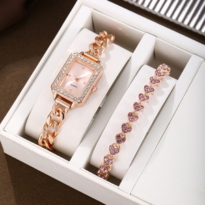 Nuevo Reloj de Pulsera para Mujer 2025, Diseño Cuadrado con Incrustaciones de Diamantes, Reloj de Cuarzo con Conjunto de Pulsera de Corazón - Product Image 6