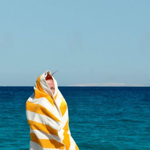 Asciugamano da Spiaggia di Lusso ad Asciugatura Rapida con Stampa Tropicale Moderna, Borsa da Spiaggia Personalizzata con Sublimazione, Asciugamani in Microfibra Antiscivolo - Product Image 2