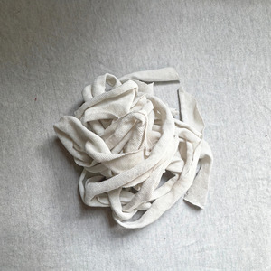 Los Más Vendidos: Restos de Tela de Algodón y Terileno Blancos Reutilizables, Residuos Textiles de BD - Product Image 1