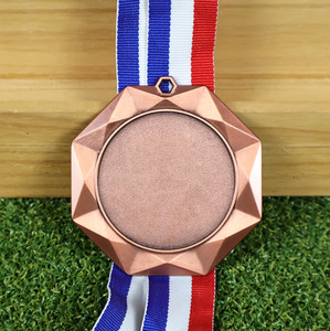 Medallas Deportivas de Maratón 3D en Oro, Personalizadas, de Aleación de Zinc, Impresas con UV, Plateadas, Económicas, Venta al Por Mayor - Product Image 4