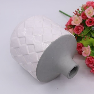 Vase en céramique moderne bicolore avec motif géométrique en relief, <span class=keywords><strong>pot</strong></span> à fleurs décoratif en porcelaine pour la décoration <span class=keywords><strong>de</strong></span> la maison et des hôtels, vente en gros - Product Image 3