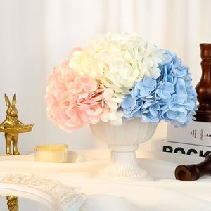 Fleur artificielle réaliste en PE souple de haute qualité, Hortensia à tige unique, faible MOQ, pour la Saint-Valentin et Thanksgiving, faite à la main, vente en gros - Product Image 4