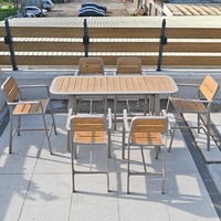 Ensemble de salle à manger d'extérieur léger et empilable en WPC avec table et chaises en alliage d'aluminium, résistant à l'eau et au soleil, pour jardin et patio