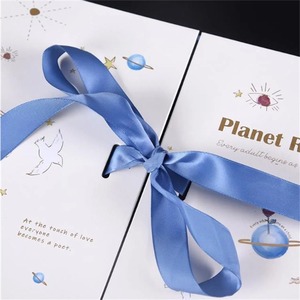 Boîte en carton personnalisée à double porte ouverte pour emballage de cadeaux avec ruban - Product Image 4