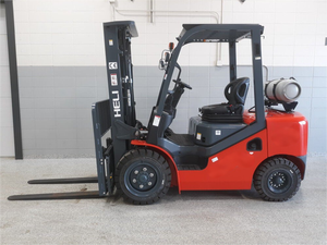 رافعات شوكية يابانية بمحرك Kubota بالبنزين LPG اختيارية Euro V EPA تعمل بالوقود المزدوج - Product Image 4