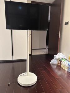 Carro de soporte de <span class=keywords><strong>TV</strong></span> móvil Omni-Move para Smart T.V de 42 pulgadas. Sistema de estante de altura ajustable con soporte y patas de <span class=keywords><strong>TV</strong></span> desmontables - Product Image 2