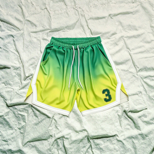 Shorts de basket pour homme, dégradé vert-jaune, 100% polyester, séchage rapide, cordon de serrage, style sportif avec bande latérale - Product Image 2