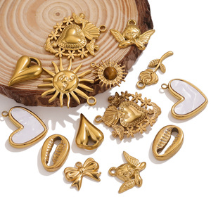 Ciondolo Vintage 3D Sole e Cuore Novirassine, Accessori per Collana in Acciaio Inossidabile Placcato Oro 18K Fai-da-Te - Product Image 1