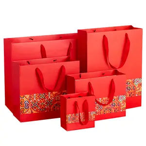 Sacs en papier pour cadeaux du nouvel an chinois, sacs à poignée supérieure rouge bon marché, sac d'emballage rouge de Style chinois, vente en gros